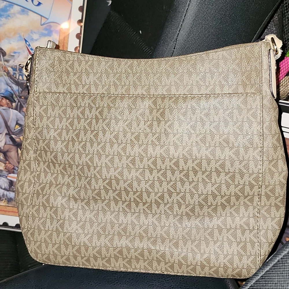 AUTHENTIC Michael Kors purse!!! - Picture 4 of 4